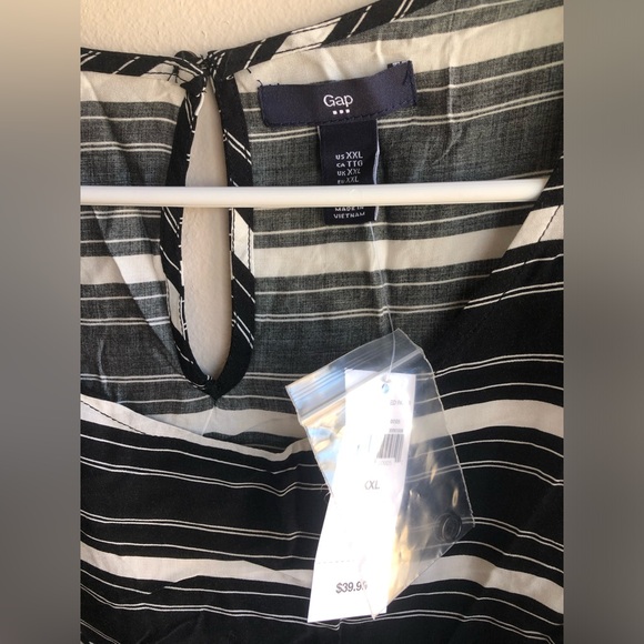 Gap women’s size XXL black and white long sleeve shirt. NWT. - Picture 3 of 5
